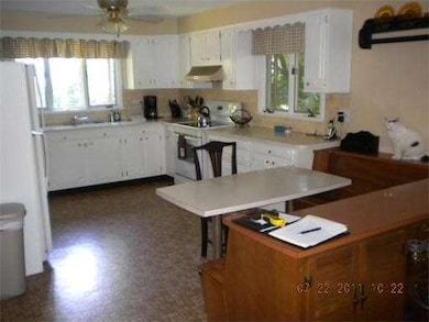 8 Venice St, Milford, MA 01757 - photo 5