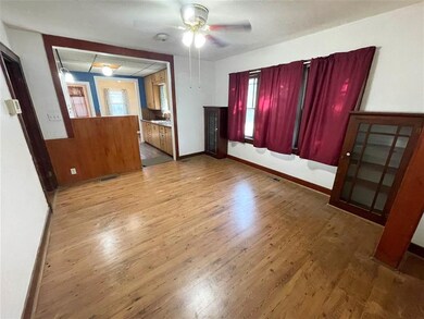 724 E 7th St, Newton, KS 67114 - photo 2