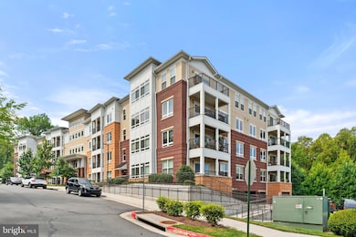 Enclave unit 308, Fairfax, VA 22031 - photo 5