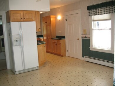 15 May Ct unit 2, Methuen, MA 01844 - photo 4