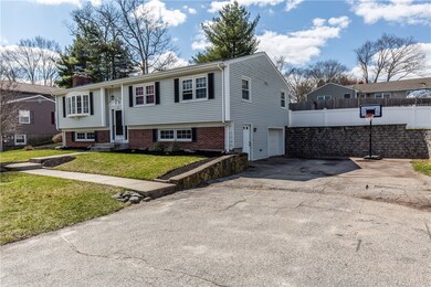 14 Candlewood Dr, Greenville, RI 02828 - photo 2