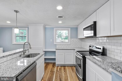 153 Richmond Rd, Colonial Beach, VA 22443 - photo 3