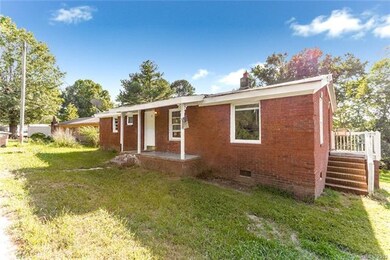 915 N Austin St, Wingate, NC 28174 - photo 2