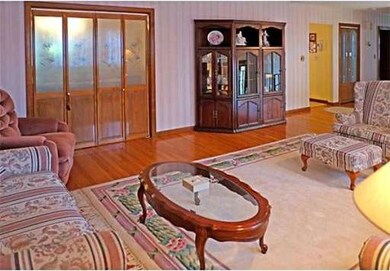 9 Jackson Ln, Wakefield, MA 01880 - photo 5