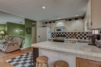 16 Teton Dr, Londonderry, NH 03053 - photo 7