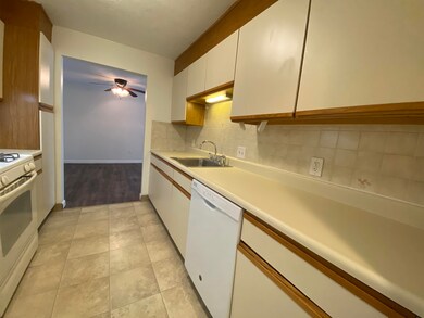 385 Huse Rd unit 14, Manchester, NH 03103 - photo 7