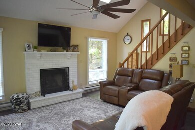 1127 Commanche Cir, Jefferson Township, PA 18436 - photo 2