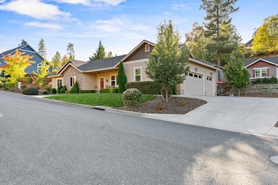 1582 SE Rosemary Ln, Grants Pass, OR 97527 - photo 3