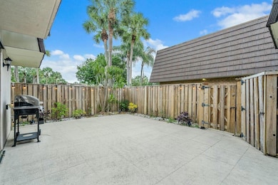 2020 20th Ct, Jupiter, FL 33477 - photo 4