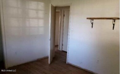 1306 E Sycamore Rd, Picayune, MS 39466 - photo 6