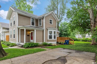 2027 Pershing Ave, Davenport, IA 52803 - photo 2