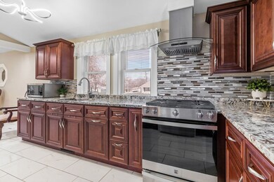 1607 Sacramento Dr, Carpentersville, IL 60110 - photo 6