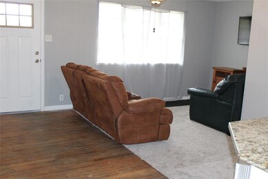 708 Carver St, Whitesboro, TX 76273 - photo 3