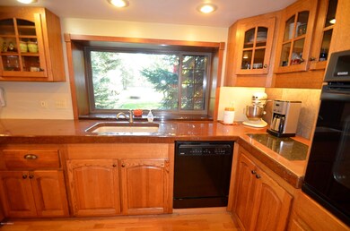 Kitchen window to front