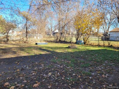 1721 E Milton Ave, Hazel Park, MI 48030 - photo 3