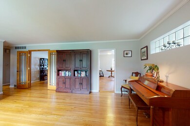 507 Kipling Ct, Wheaton, IL 60187 - photo 3