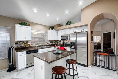 4382 W Golden Ln, Glendale, AZ 85302 - photo 7