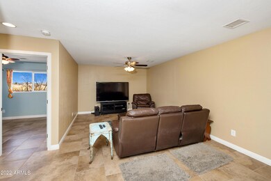 006_Living room
