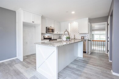 1406 S Grand Ave, Gainesville, TX 76240 - photo 4