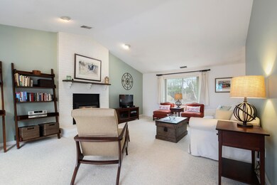 005-photo-living-room-6939869