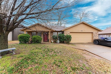 720 Peregrine Dr, Norman, OK 73072 - photo 2