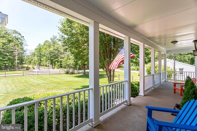 5753 Colchester Rd, Fairfax, VA 22030 - photo 4