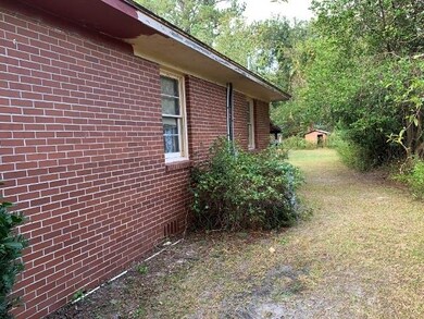 1010 Oak St, Jesup, GA 31545 - photo 2