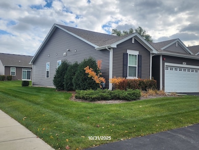 242 Sussex Ln, North Aurora, IL 60542 - photo 4