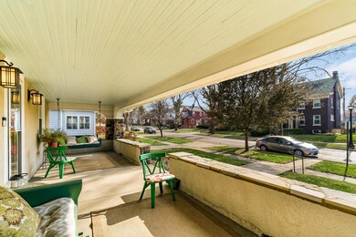 Super front porch