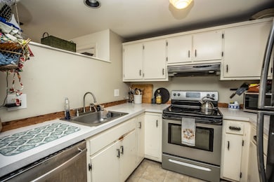 11 Webster Ct, MerriMacK, NH 03054 - photo 6