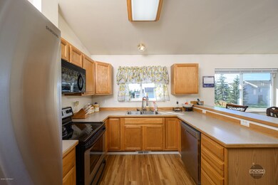 6827 Peck Ave-8