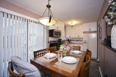 15 Redwood Loop unit 326, Staten Island, NY 10309 - photo 4