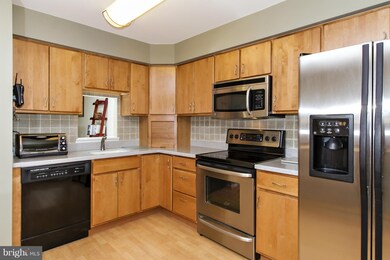 9604 Clocktower Ln, Columbia, MD 21046 - photo 6