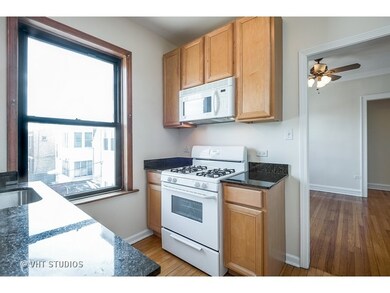 2217 W Ainslie St unit 2, Chicago, IL 60625 - photo 5