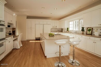 015-Kitchen-866142-mls