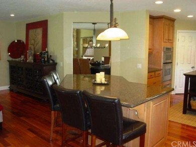 The island breakfast bar!