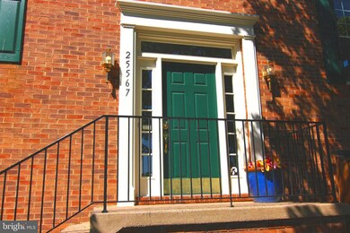 25567 Gwynneth Square, Chantilly, VA 20152 - photo 4