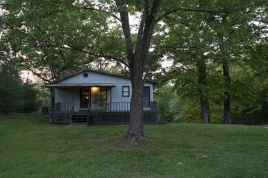 1055 Patton St, Shelbyville, TN 37160 - photo 3