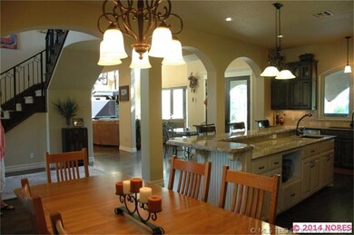 Large eating area off kitchen