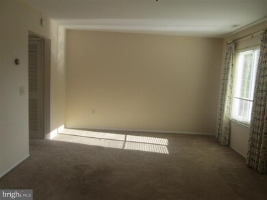 15042 Haslemere Ct, Silver Spring, MD 20906 - photo 5