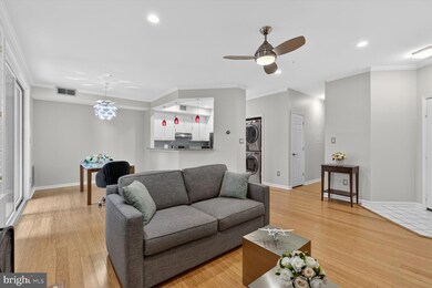 6944 Ellingham Cir unit A, Alexandria, VA 22315 - photo 5