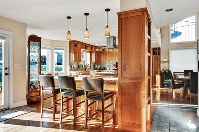 Kitchen/Breakfast Bar