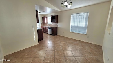 Dining 1 4636 Joseph Rodriguez