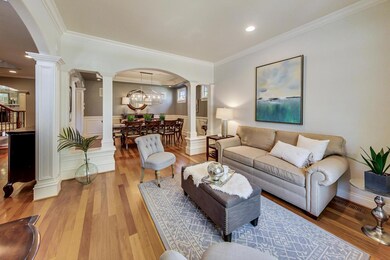 572 S Poplar Ave, Elmhurst, IL 60126 - photo 4