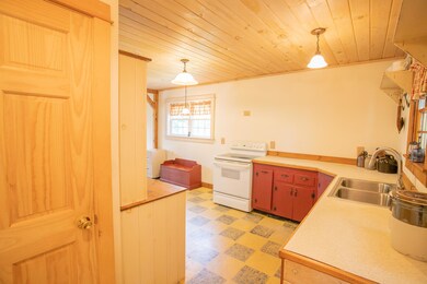 36 Beech St, East Millinocket, ME 04430 - photo 6