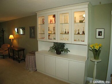 Foyer. Large Built in with Lighting.