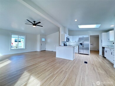 1821 75th St E unit 5, Tacoma, WA 98404 - photo 3