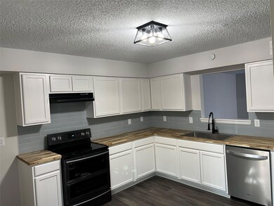 6300 Midway Rd unit D, Springtown, TX 76082 - photo 3