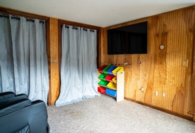 18 Velma Ave, Pittsfield, MA 01201 - photo 5