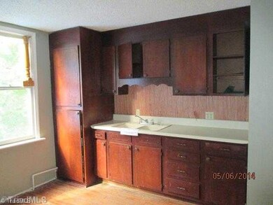 219 W Bell St, Statesville, NC 28677 - photo 7